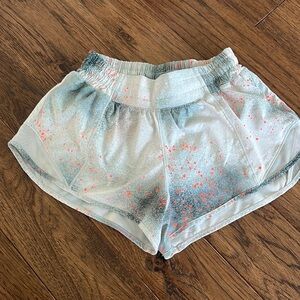 Lululemon shorts size 4 PERFECT CONDITION